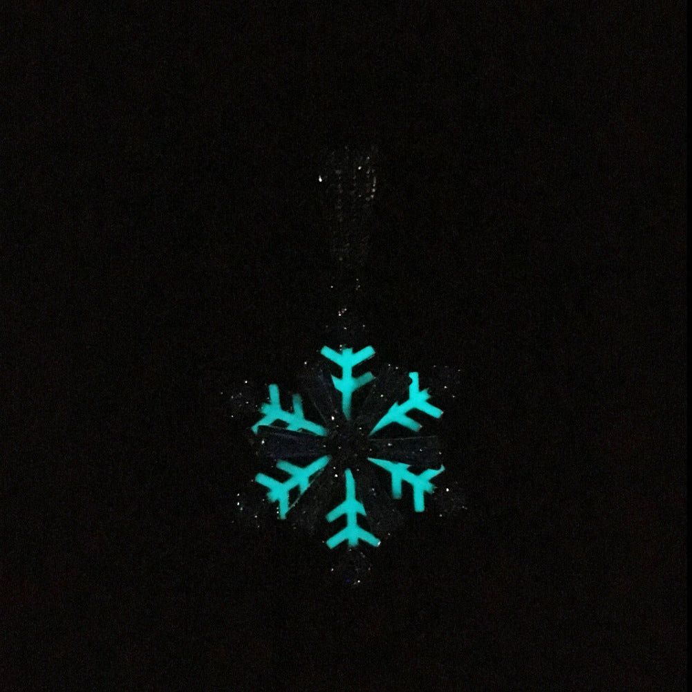 Hip-hop new winter rotating snowflake luminous oil drop pendant cool nightclub versatile jewelry